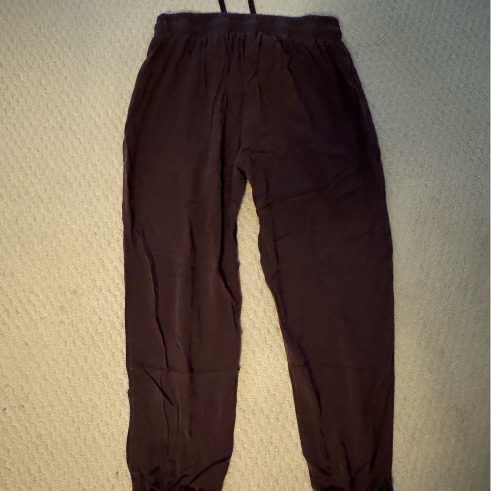Burgundy American Eagle capri jogger